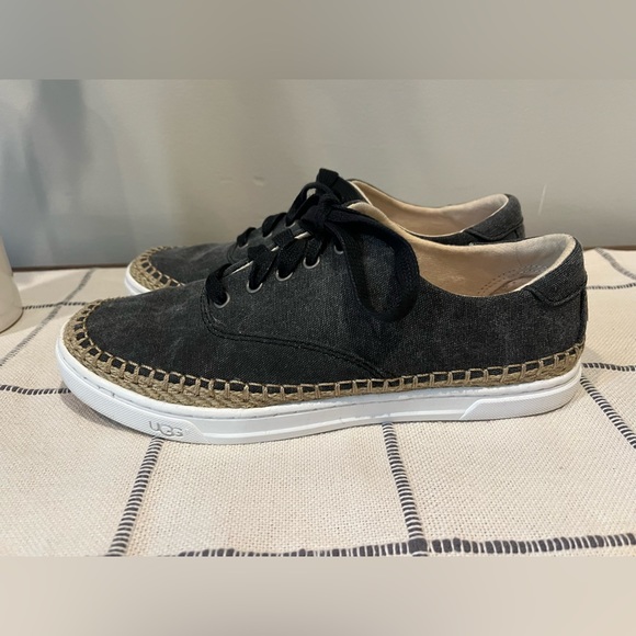 UGG Shoes - UGG Black Canvas Sneakers Ladies Size 7.5 Excellent Condition Lightweight/Comfy